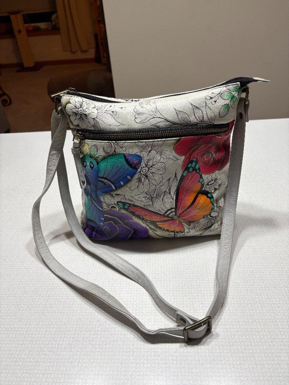 Preowned Anna by Anuschka Shoulder/Crossbody Bag in Good Condition